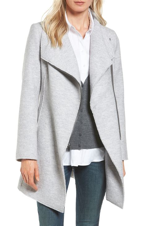 women's short wool blended coat.